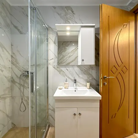 Empire 2 نيا ميشانيونا